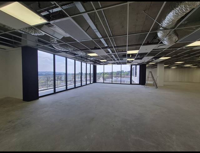883M² OFFICE TO LET IN GLENADRIENNE